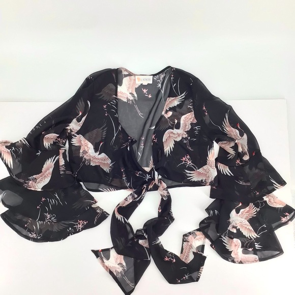 Latiste by Amy Sheer black Crane Print Bell Sleeve Cropped Blouse Size Large - Picture 1 of 14
